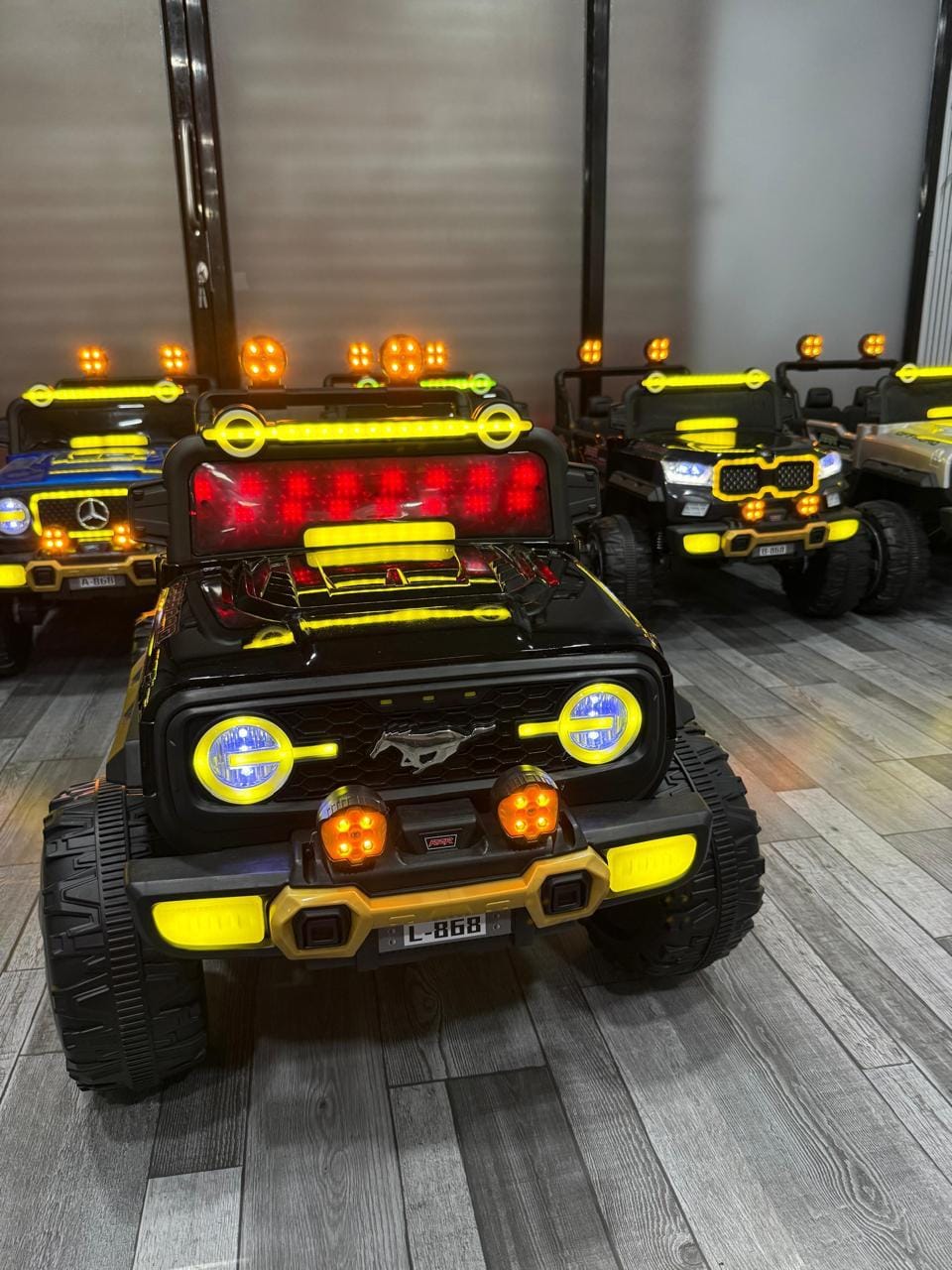 Electric Jeep with Dual LED Lights