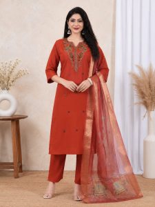 Women's Embroidered Kurta Set NARP0288